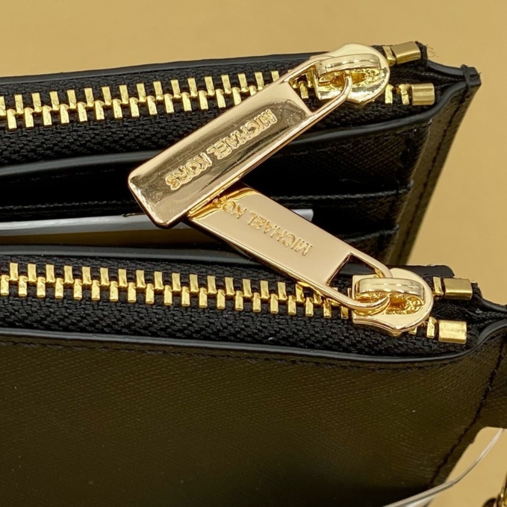 Michael Kors Wallet Wristlet Black - Picture 5 of 10